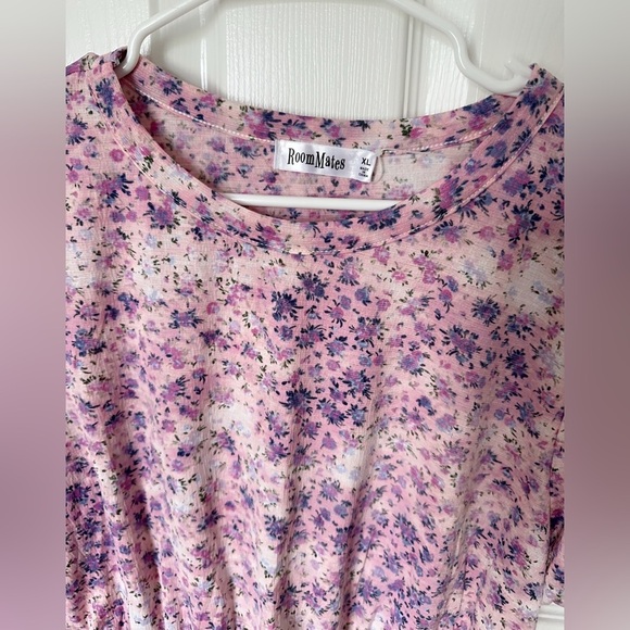 Roommates Purple and Pink Flutter Sleeve Crop Blouse - Picture 3 of 8